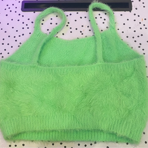 Akria fuzzy top - Picture 2 of 3